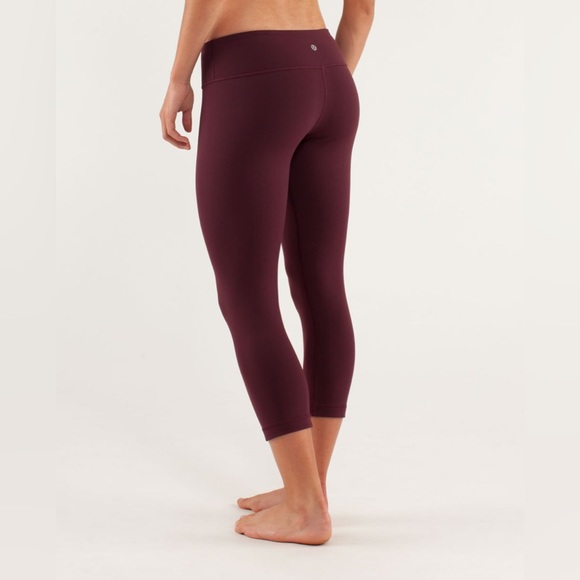 lululemon athletica Pants - Lululemon Wunder Under Crops size 6